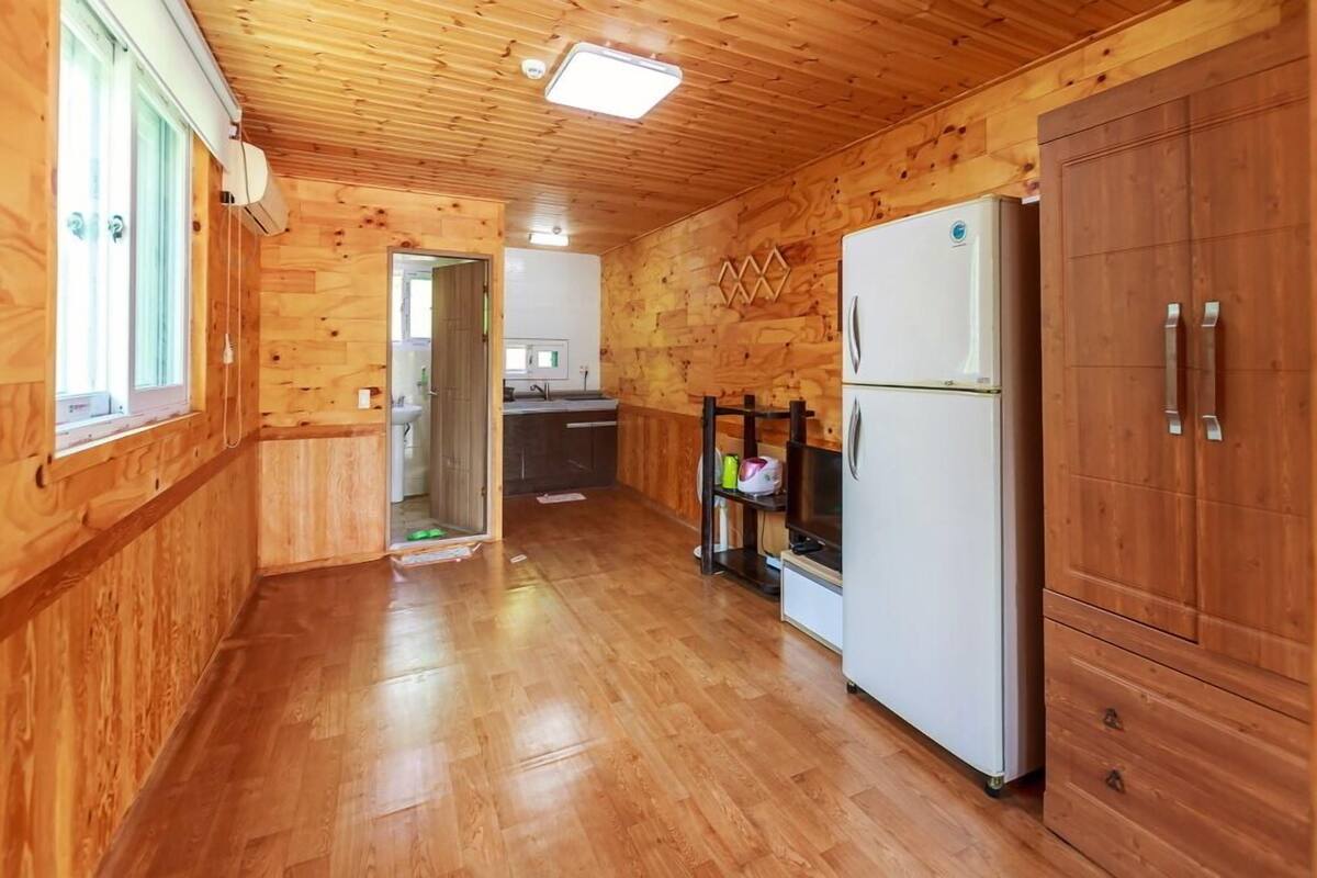 6 bedrooms