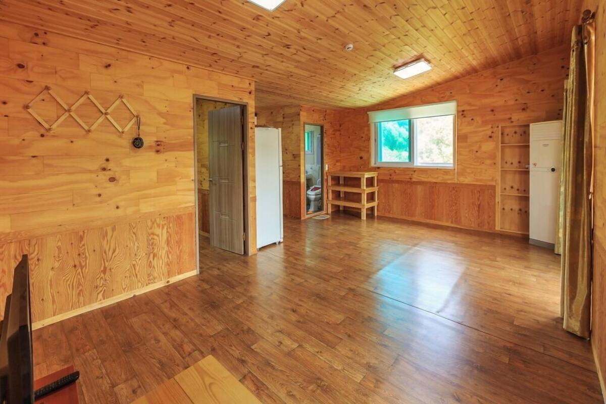 6 bedrooms