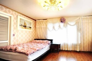 Room - Sea and Poet (Tongyeong)