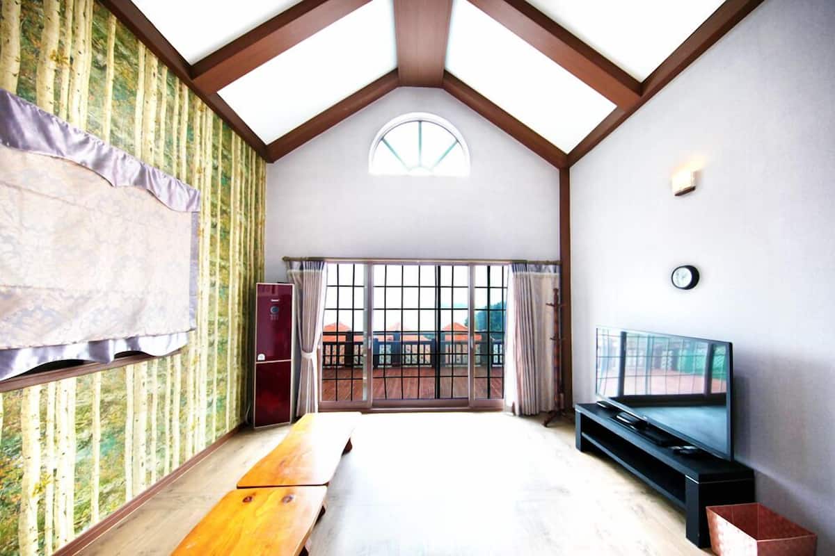 Room (D -  Aonia) | 10 bedrooms