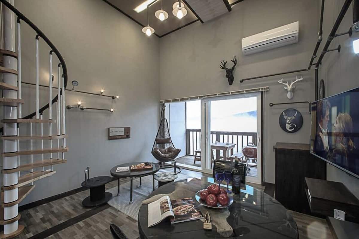 Room (A201 Artemis)