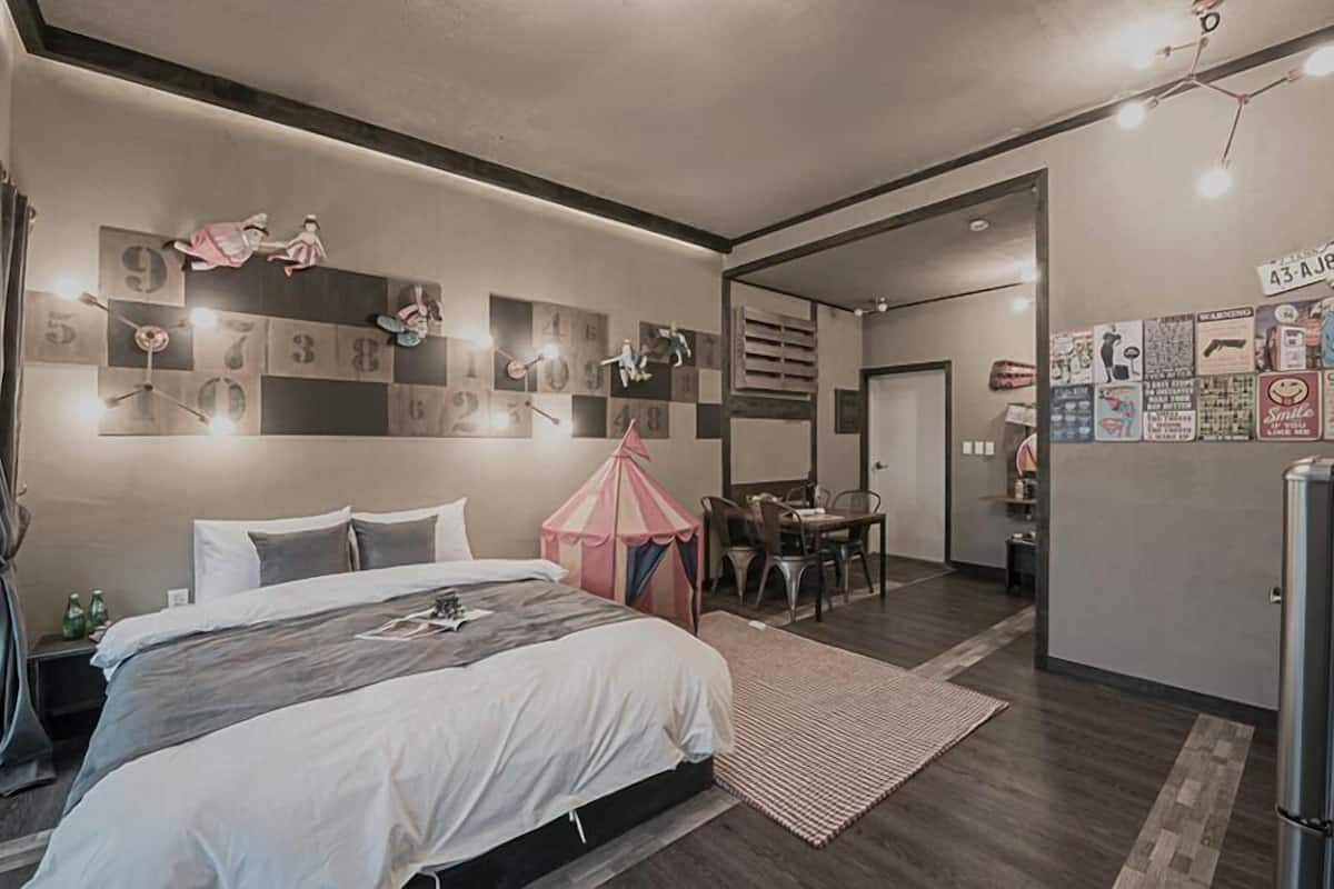 Room (A105 Hermes)