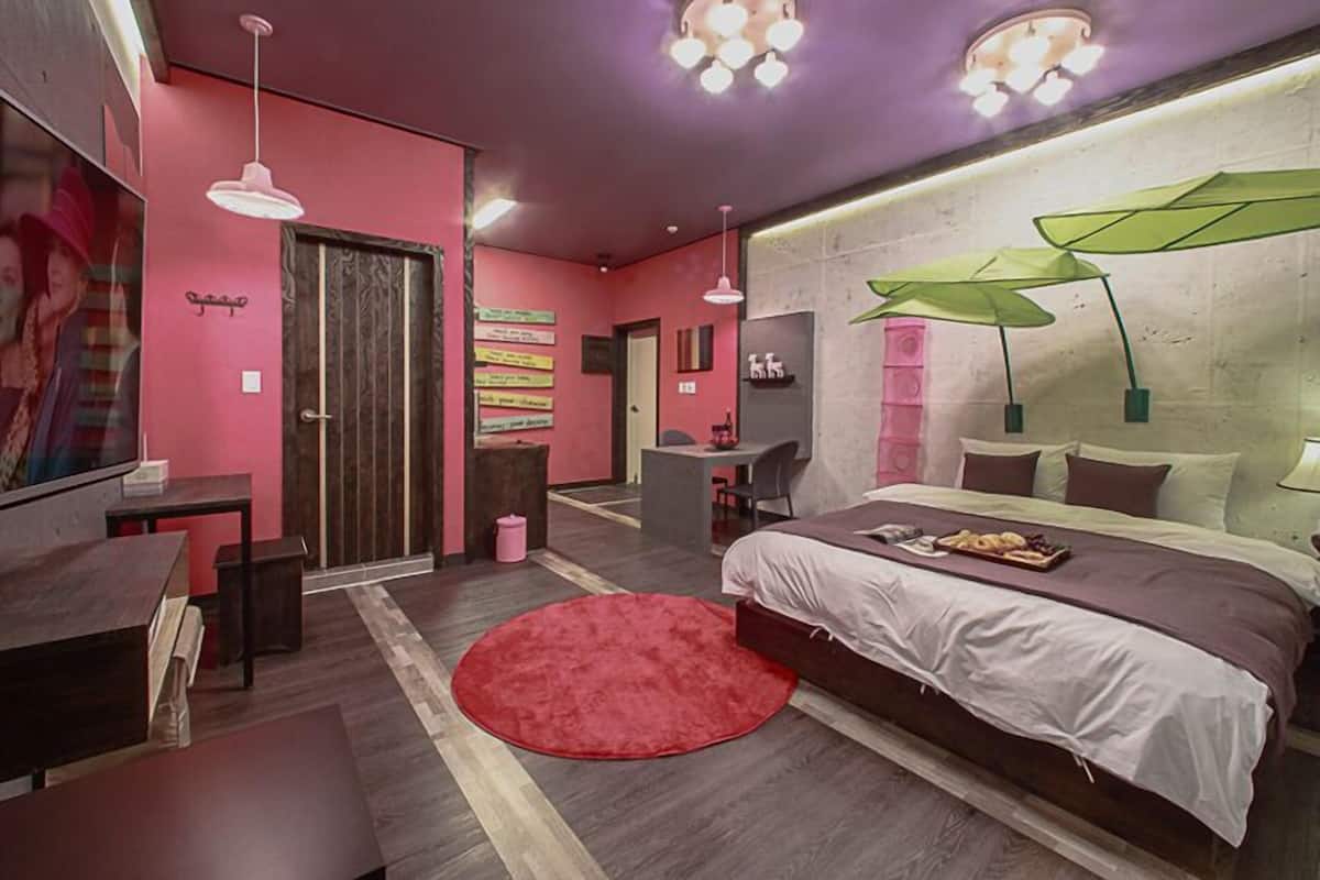 Room (B203 Iris)