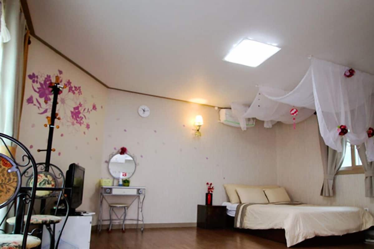 Room (A Block 101)