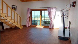 Kamer ([Wooden form]Jasmine) | Individueel gedecoreerd, individueel gemeubileerd