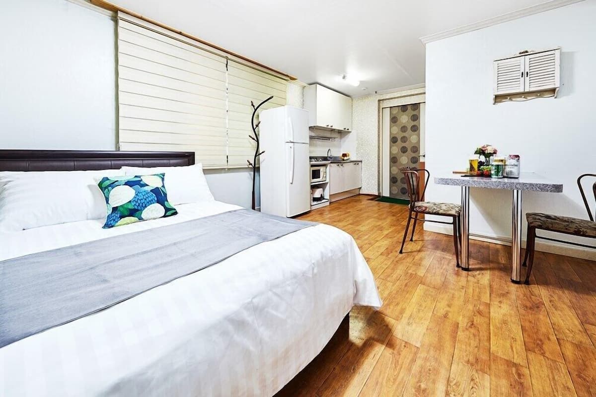 Kamar (Under the sunshine)