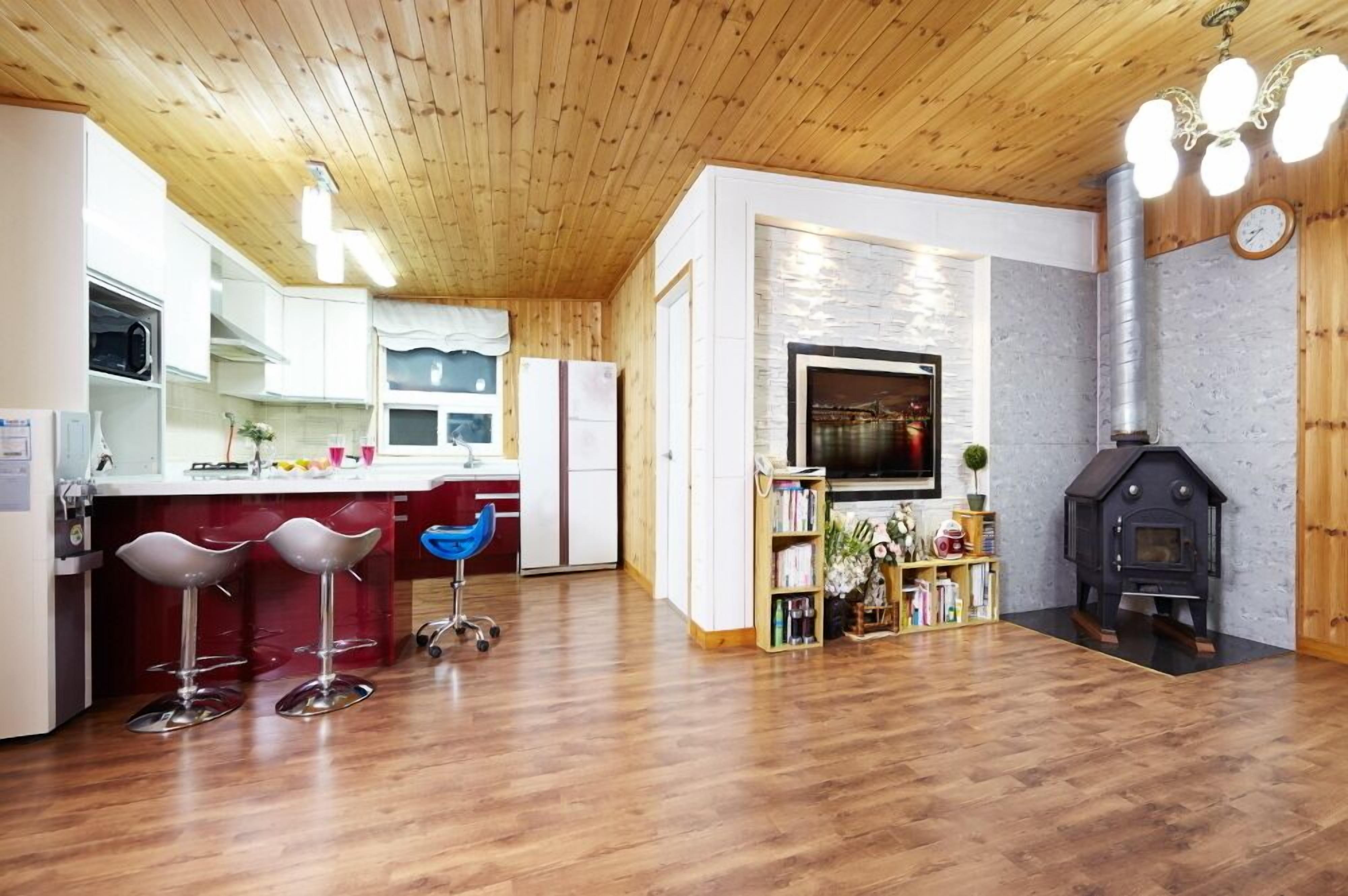 Room (Villa C)