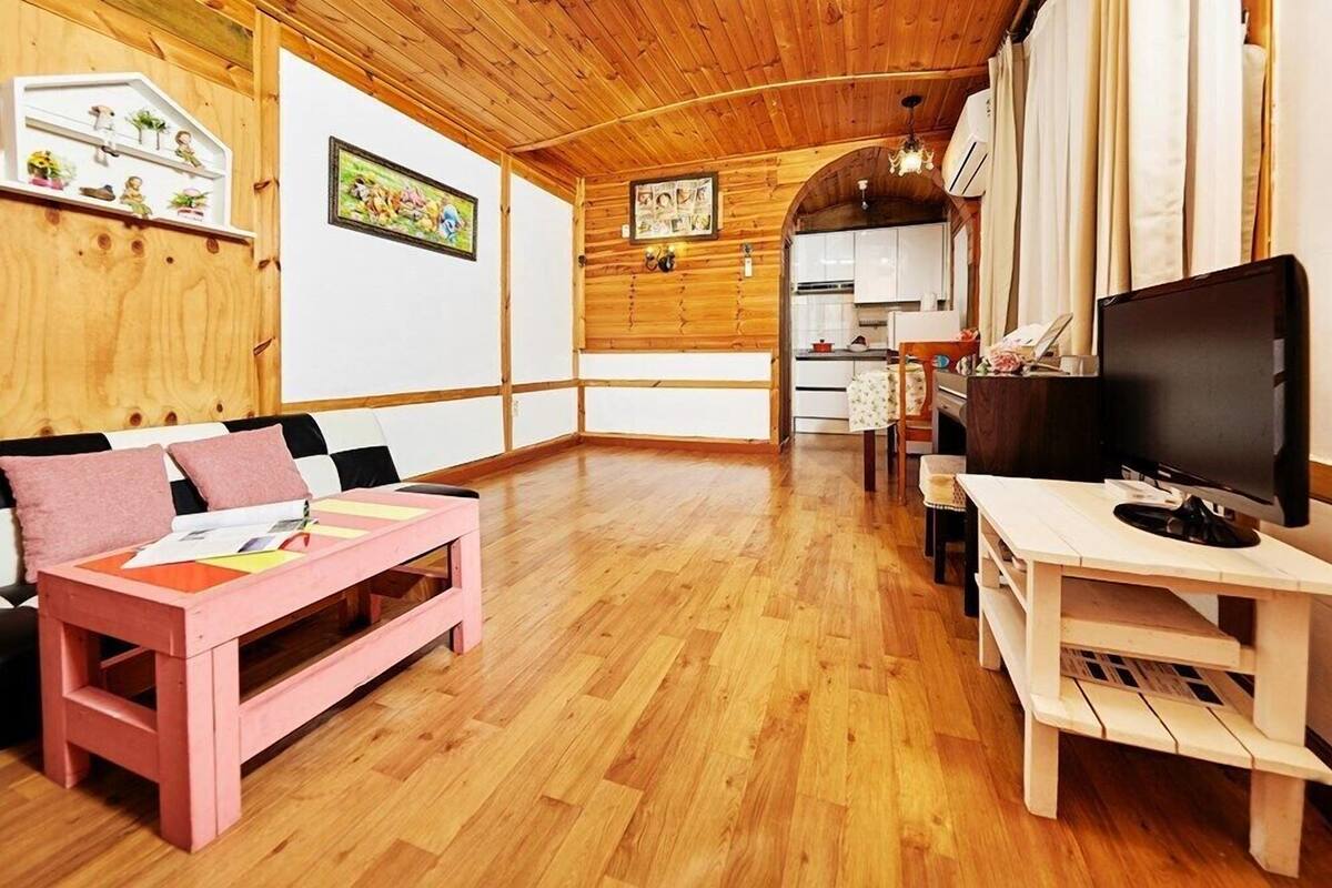 Room (Memories)