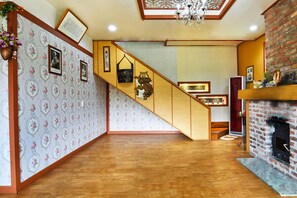 Interior - Buk-myeon Hill House (Gapyeong)