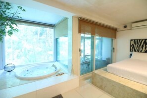 Room (102) - White (Gapyeong)