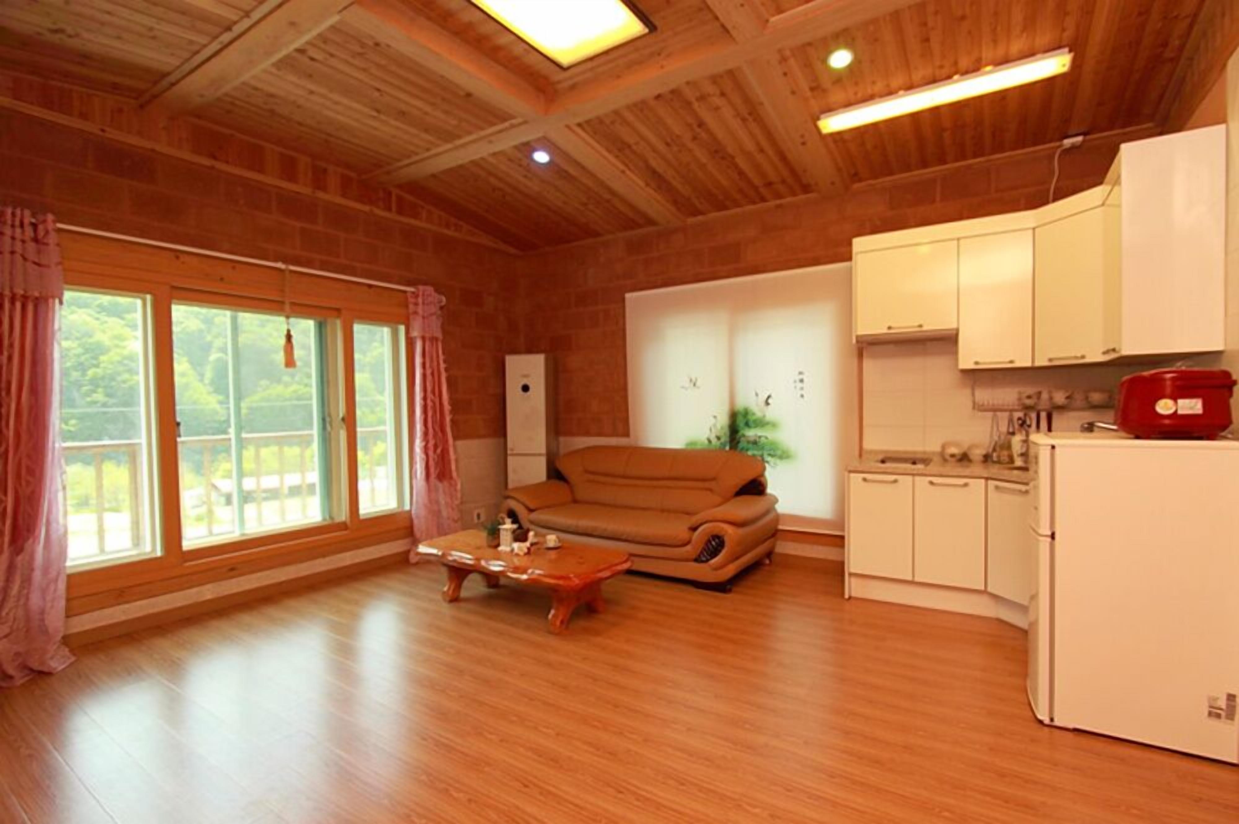 룸 (Viewing the moon)