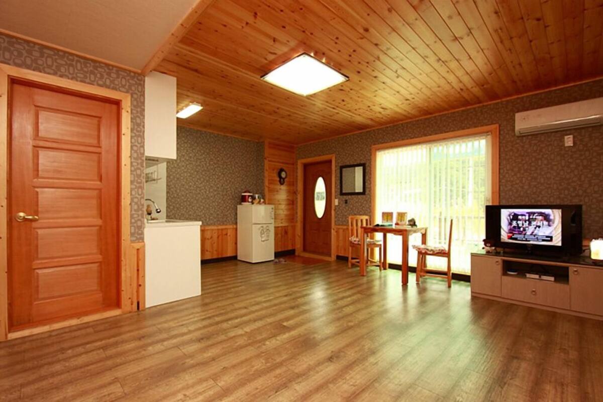 Room (Promise)