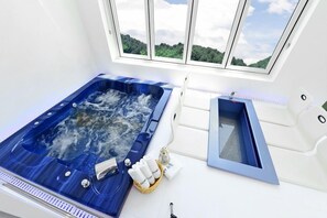 룸 (B-101(Group ,Two room))