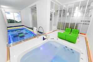 룸 (A-201(Family/Group ,Duplex ))