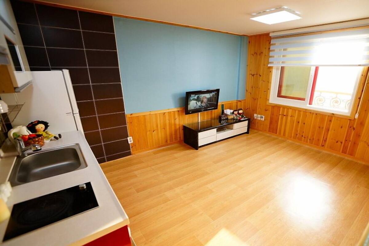 Room (A Yegrena)