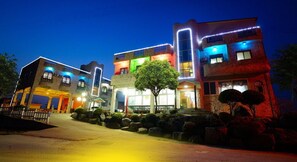 Exterior - Greet Road (Buan)