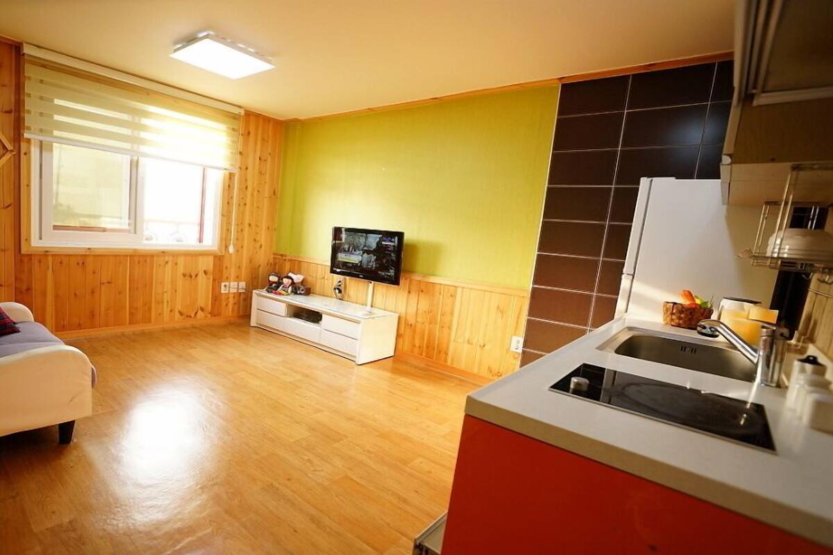 Room (A Dasom)