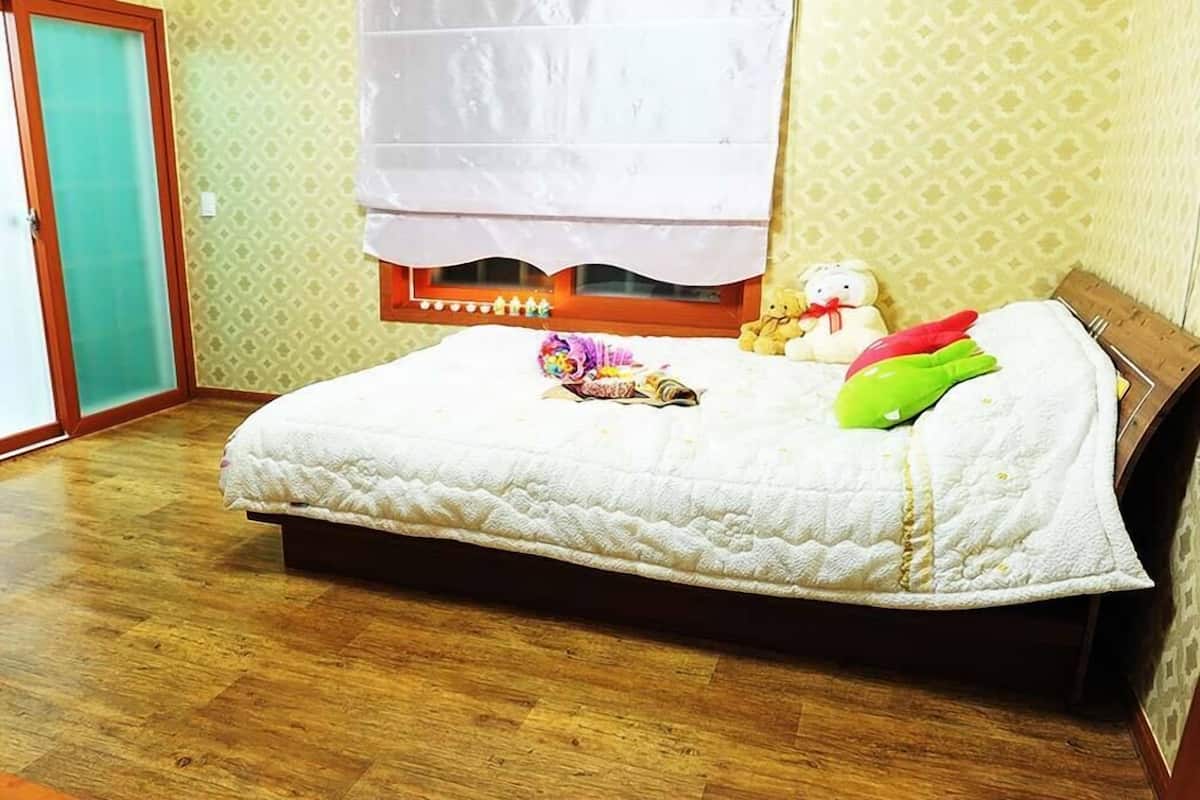 Room (Jasmine)