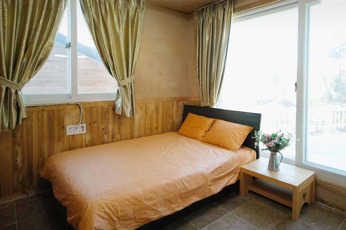 Habitación (Apple Tree)
