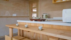 Room - Red Clay Flat Stone (Namhae)