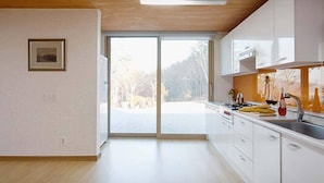Room (Villa in the forest 1) - Red Clay Flat Stone (Namhae)