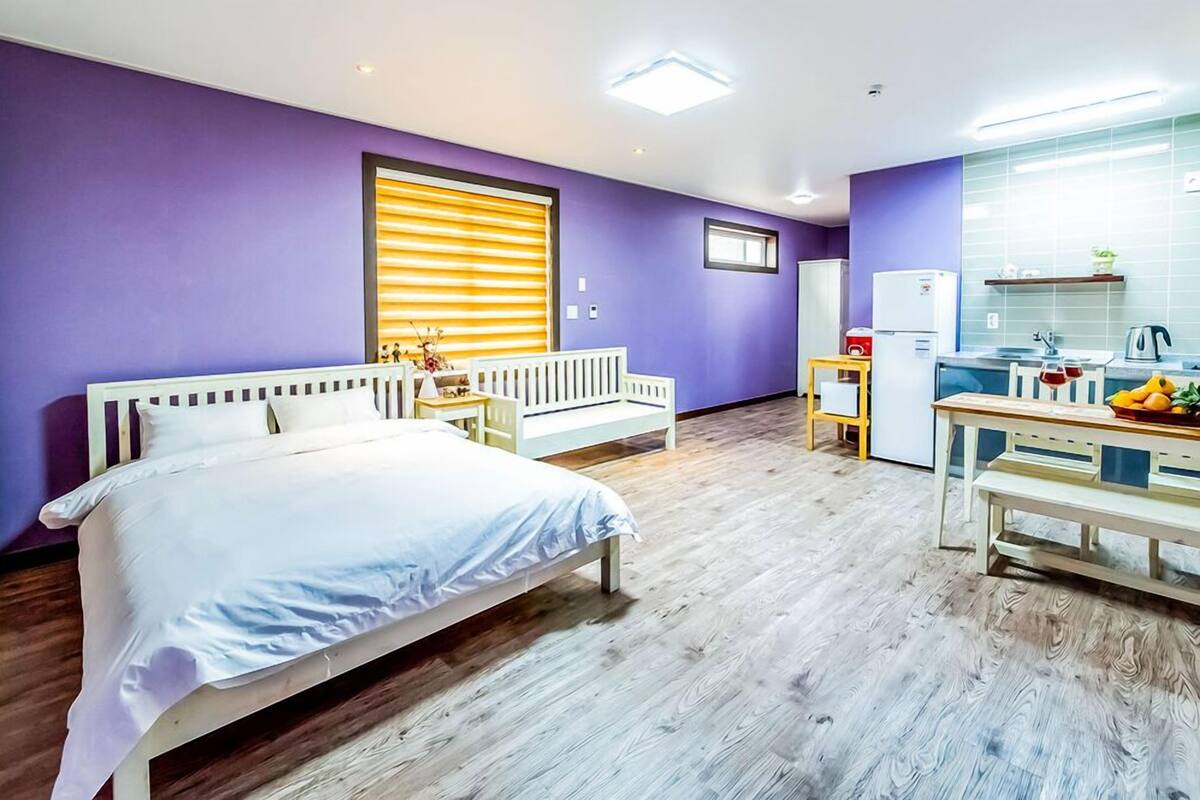 Room (Smile)
