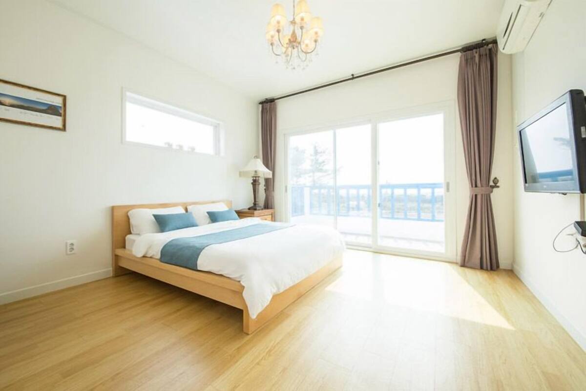 Room (Halla Mountain) | 5 bedrooms