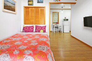 Room (Orange)