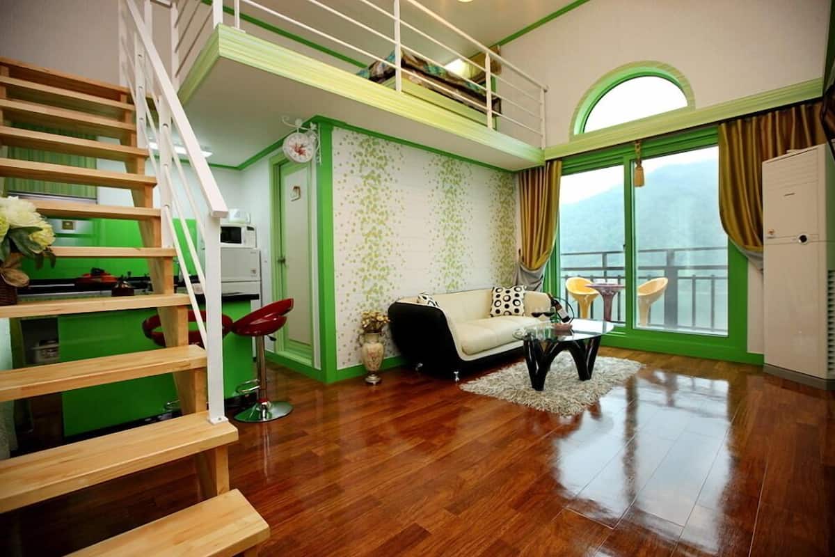 Room (Doppio) | Individually decorated, individually furnished