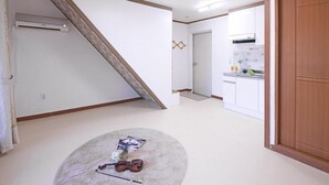 Unclassified image, 2 of 70, button - Tiffany (Chuncheon)