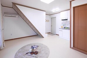 Room (Iris) - Tiffany (Chuncheon)