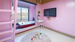 Unclassified image, 5 of 70, button - Tiffany (Chuncheon)