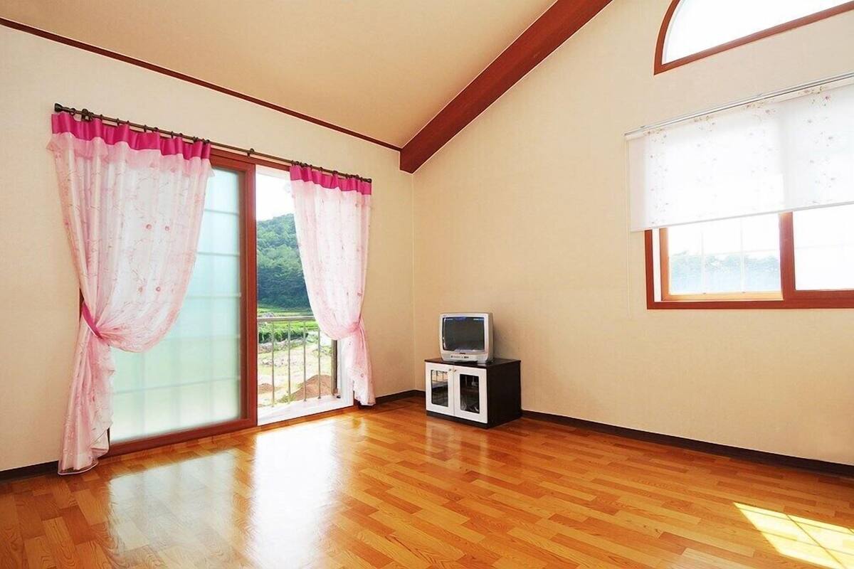 Room (In the forest)