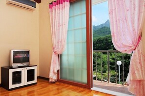 Room - Songnisan Mountain White (Sangju)