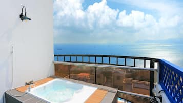 Kamar (Iris (Outdoor Whirl Pool ))