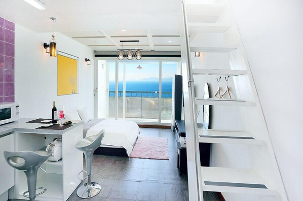 Chambre (Anemos (Outdoor Whirl Pool ))