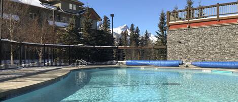 Piscina all'aperto, una piscina riscaldata