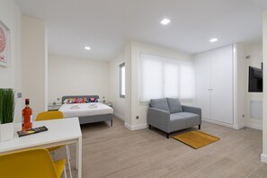 1 chambre, fer et planche à repasser, Wi-Fi gratuit, draps fournis
