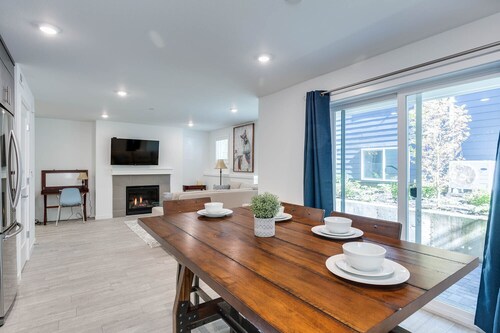 Dreamer #3-Just Steps from the Max (No Stairs)