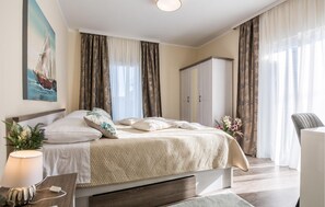 3 chambres, coffre-fort, lit de bébé portatif, accès au Wi-Fi (inclus)