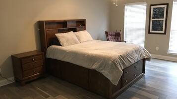 4 bedrooms, free WiFi, bed sheets