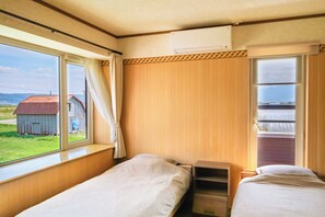 3 makuuhuonetta, työpöytä, silitysrauta/-lauta, ilmainen Wi-Fi
