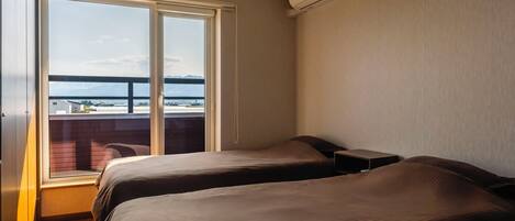 3 bedrooms, desk, iron/ironing board, free WiFi