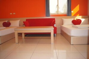 Quadruple Room (201)