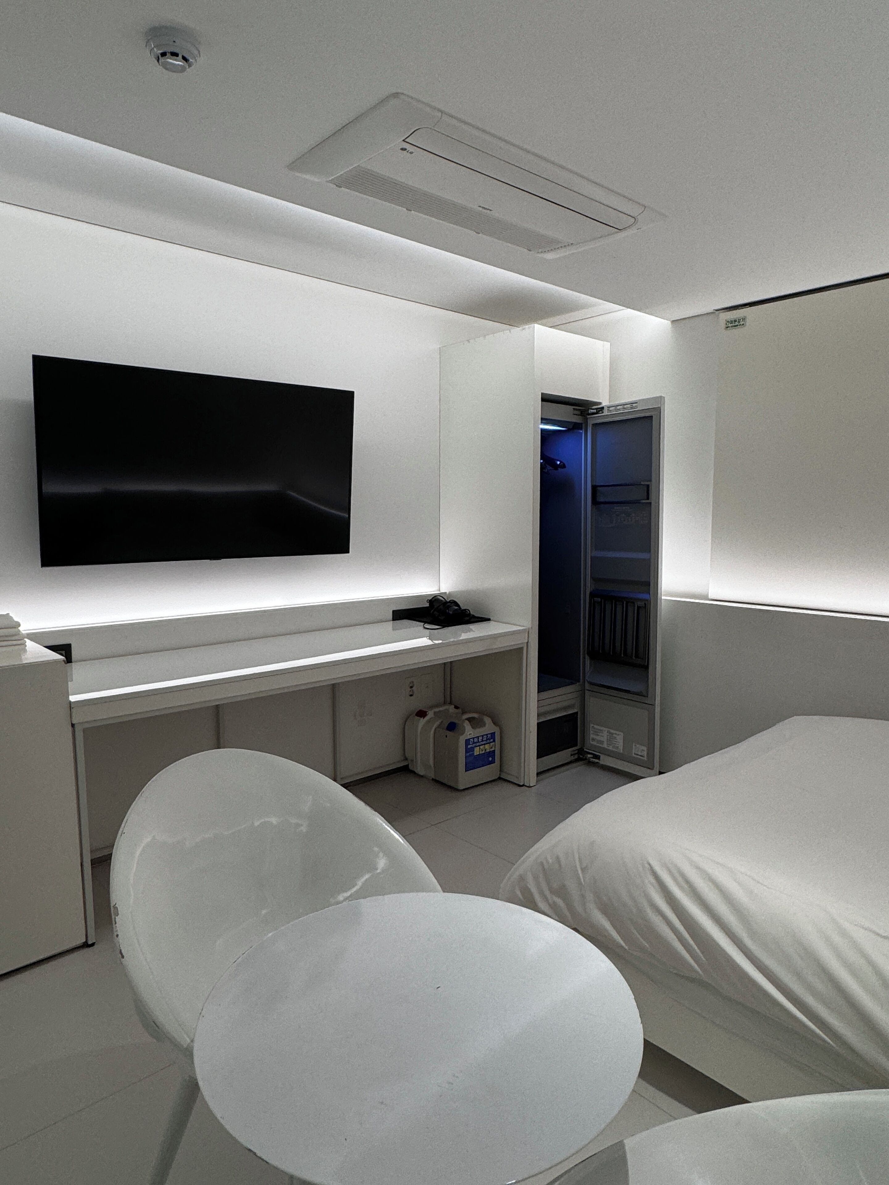 deluxe room | free wifi, bed sheets