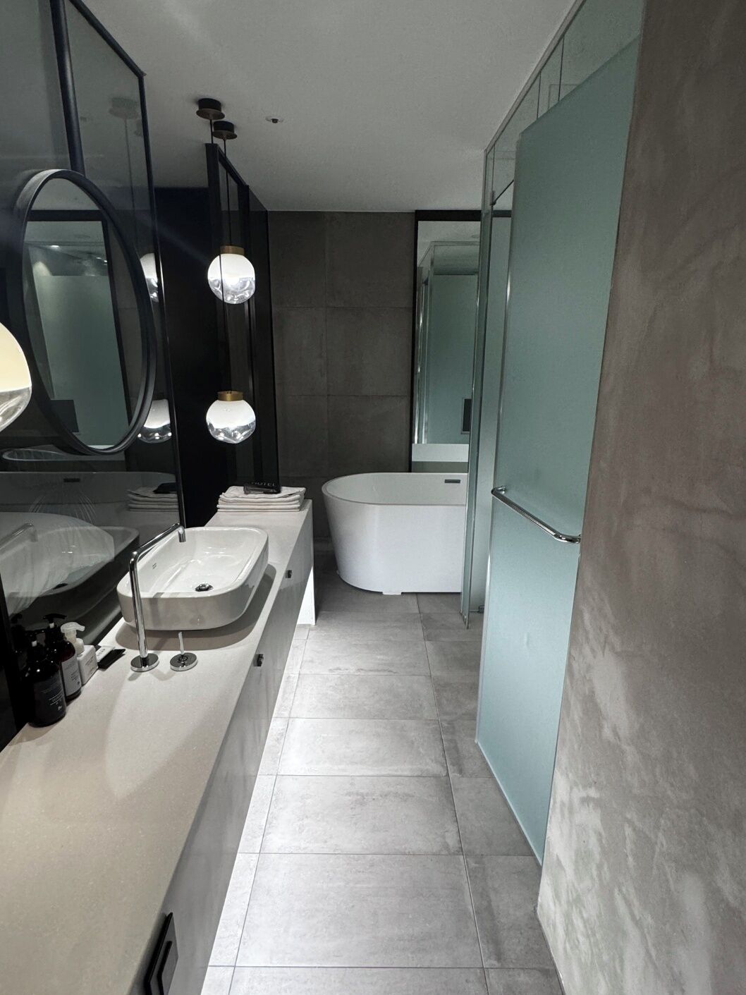 premium double room | bathroom | separate bathtub and shower, free toiletries, hair dryer, slippers