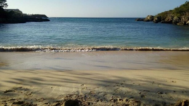 Beach nearby, beach shuttle, beach umbrellas, beach towels - Drax Hall Manor (Ocho Rios)