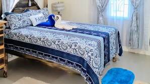 Premium bedding, down comforters, laptop workspace, blackout drapes - Drax Hall Manor (Ocho Rios)
