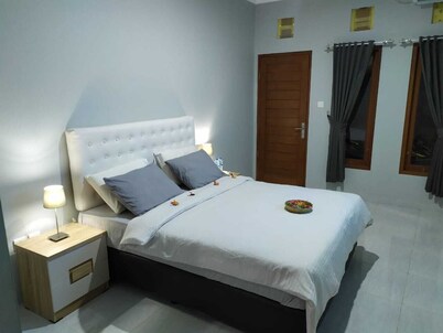 Iona kos kosan immaculate rooms and  luxury homestay
