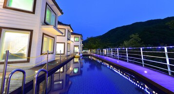 Seasonal outdoor pool